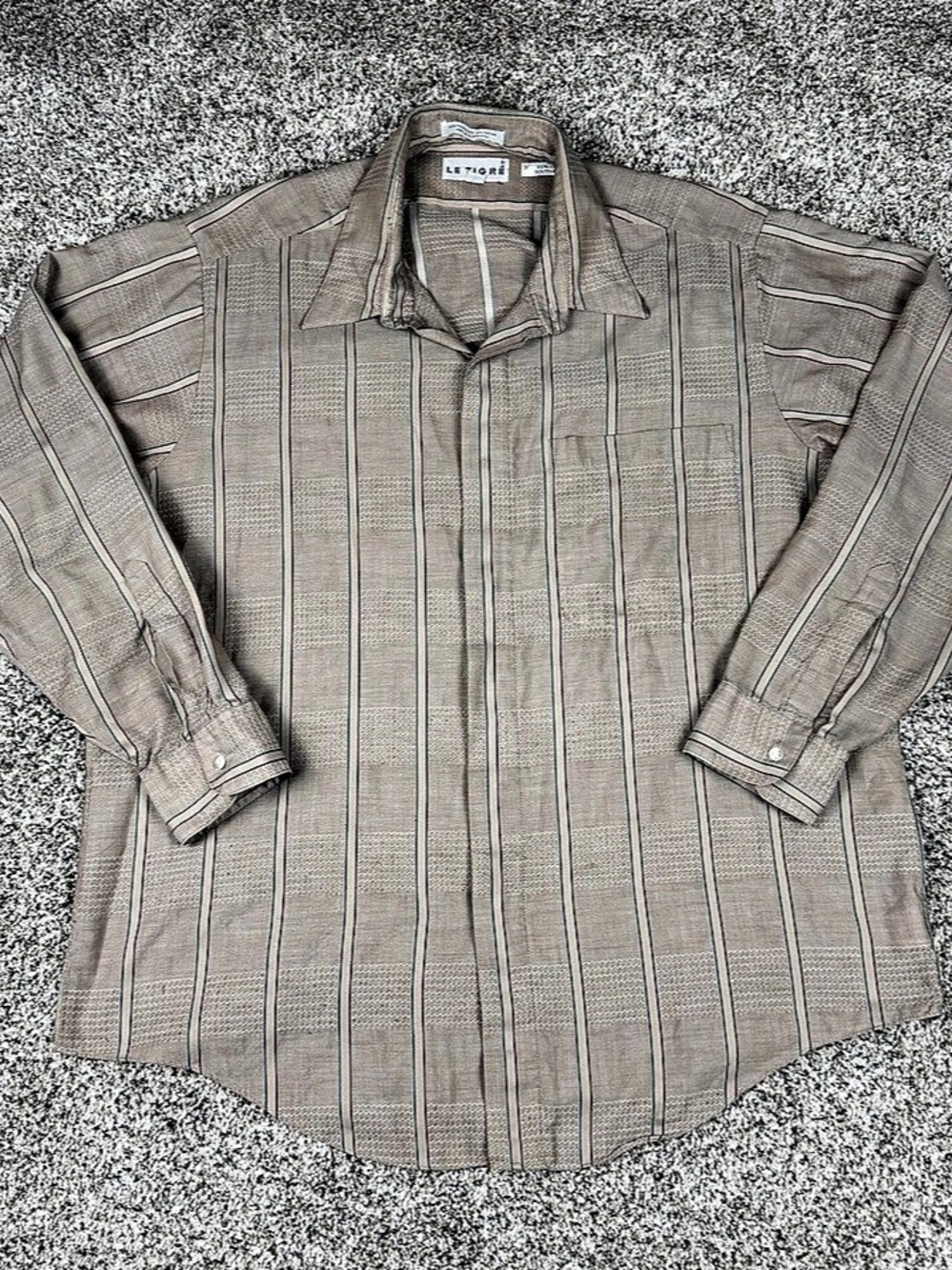 Vintage Sz XL Men’s Le Tigre Brand Button Up Long Sleeve Vertical Striped Shirt